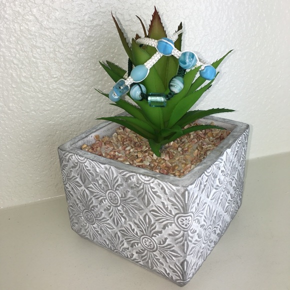 Handmade Chinese Knotting Bracelet W/ Glass Beads - Picture 8 of 8